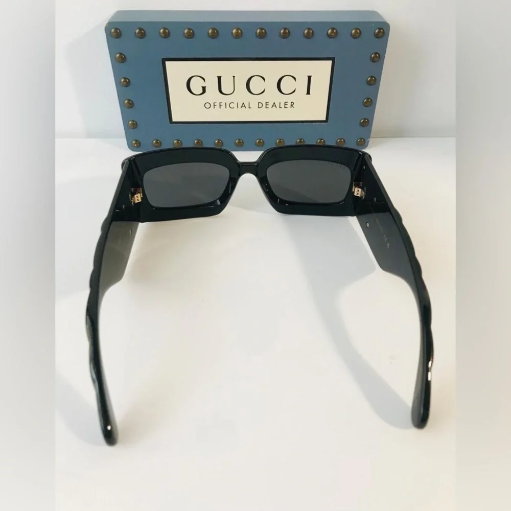 💯 - New Authentic Gucci Black Gray Gg0811s 001 Logo Rectangle Unisex Sunglas…